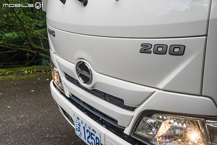 HINO 200 試駕|誰都能駕馭的輕鬆好開三噸半