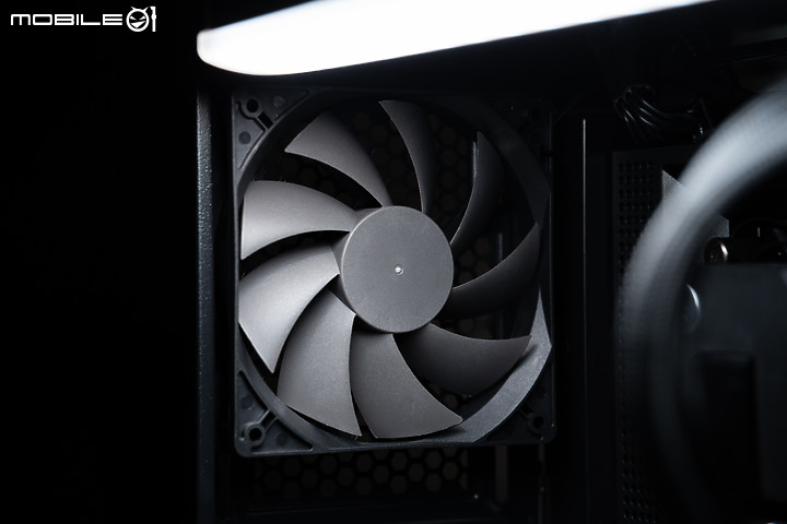 靜音性能兩者兼顧 ANTEC P10 FLUX