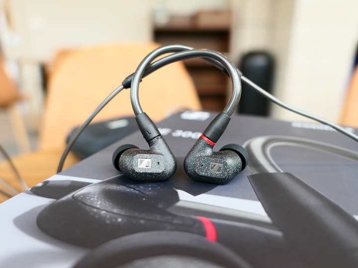 [不務正業護理師開箱]SENNHEISER IE300 入耳式耳機～細膩情感怎能錯過～