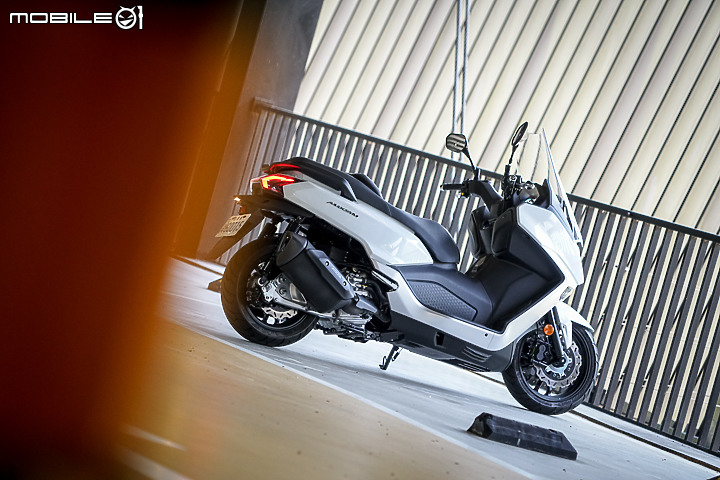 2021 SYM MAXSYM 400 試駕|價格超值 滿配國產新秀