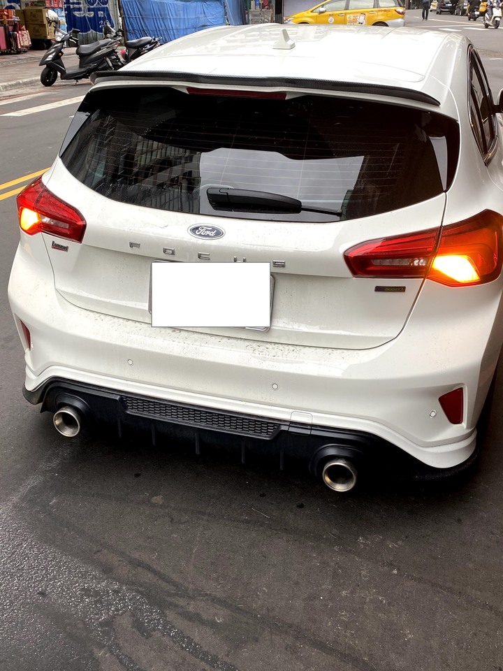 我的第一輛福特(Ford focus 5Dst-line lommel開箱)(後續心得 2021/03/15 更新)