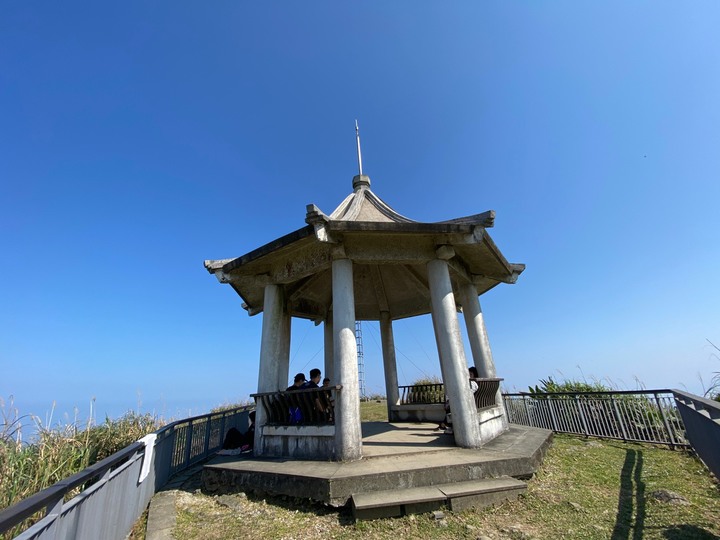 新北瑞芳｜基隆山．黃金山城半小時可登頂，欣賞岬彎海景