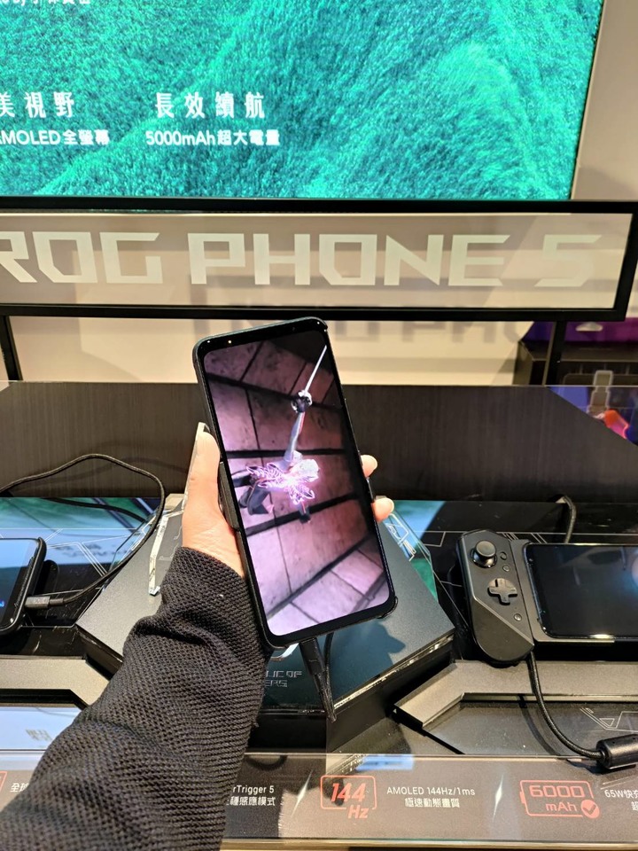 ROG5 展示機心得+華碩預購優惠+忠孝店優惠
