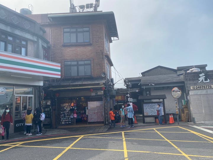 新北瑞芳｜基隆山．黃金山城半小時可登頂，欣賞岬彎海景
