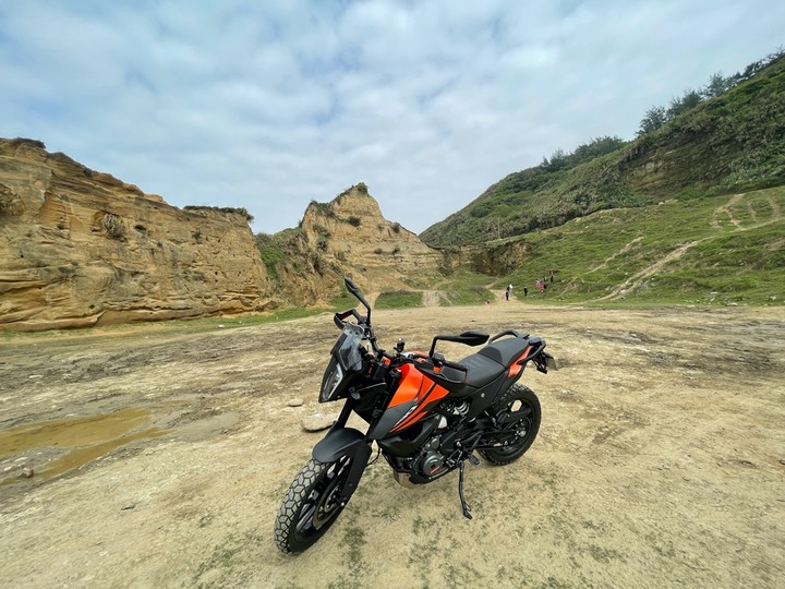 Husqvarna Svartpilen 401(黑箭401)水牛坑開箱小試