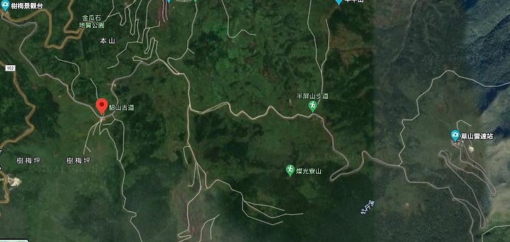 1代RAV4:都會休旅車打卡景點-燦光寮山樹梅礦場