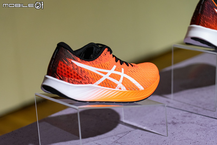 ASICS碳板競速跑鞋METASPEED系列問世! 以人為本的設計理念