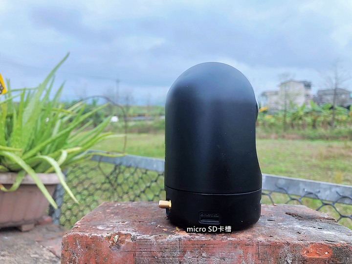 【開箱】居家安全守護神 / 【FOSCAM】R2M 1080P 可旋轉式網路攝影機