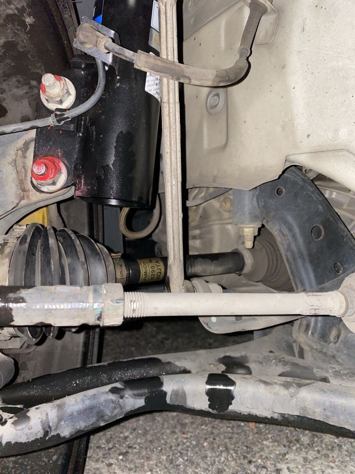 Buddy club SPORT SPEC 避震器裝不到3天漏油