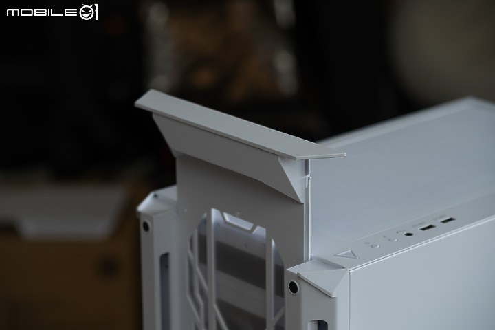 點我看大圖 簡約不失電競 XPG STARKER
