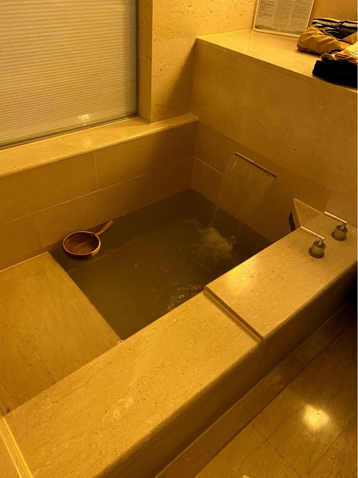 高鐵+開Lancer到雲品酒店，滿足的國旅兩天一夜