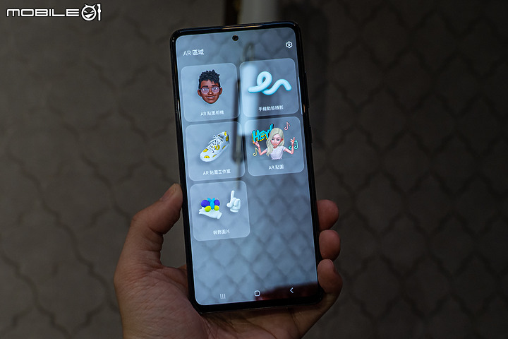 三星Galaxy A52 5G登台 防水、120Hz螢幕售13,990元起