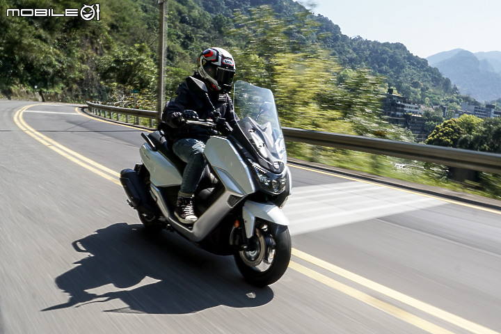 2021 SYM MAXSYM 400 試駕|價格超值 滿配國產新秀