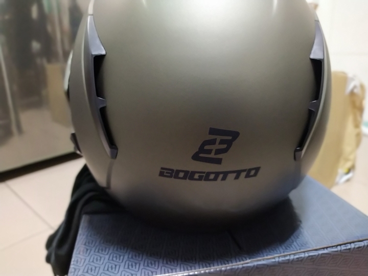 FC MOTO買的BOGOTTO V280可樂帽也來開箱