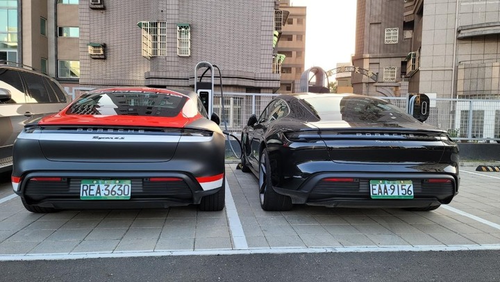 Taycan 4S 關於電力資訊比較多的試乘分享