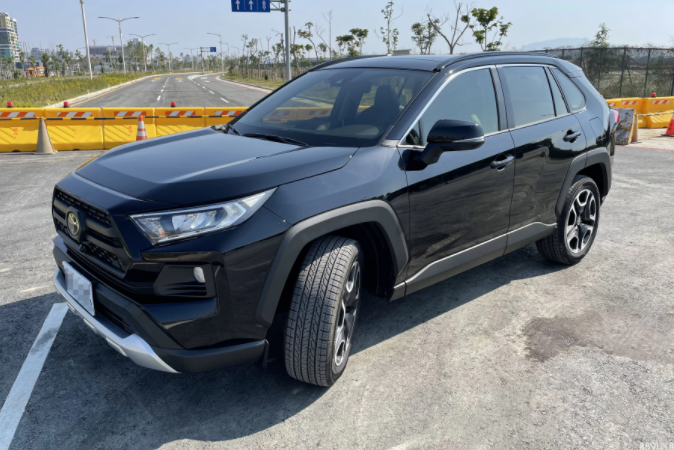 【分享】試用之後我就下訂了！21年式RAV4從裡到外完整體驗