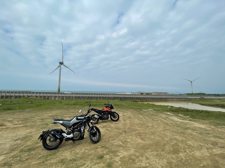 Husqvarna Svartpilen 401(黑箭401)水牛坑開箱小試