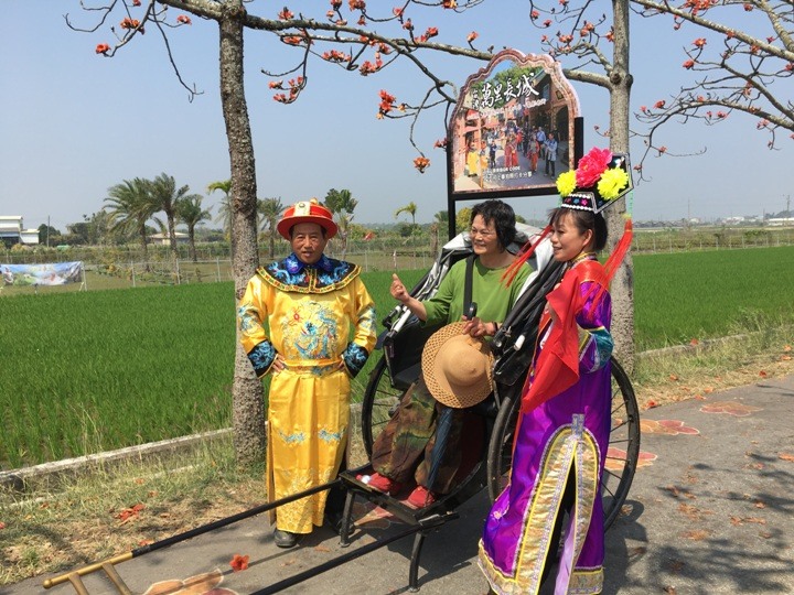 騎遊全球最美木棉花道在白河