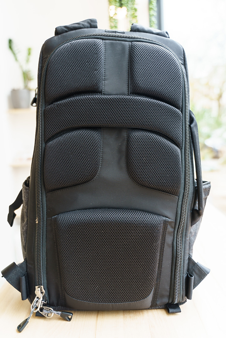 點我看大圖 Thinktank Photo Backstory 13/15 細心設計的低調攝影包