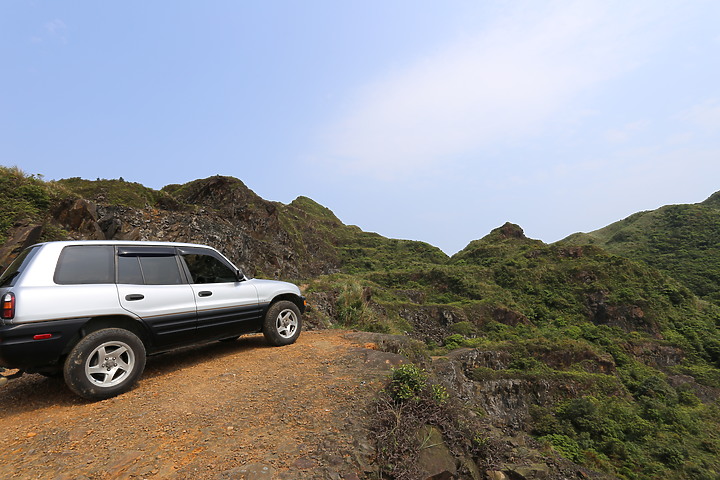 1代RAV4:都會休旅車打卡景點-燦光寮山樹梅礦場