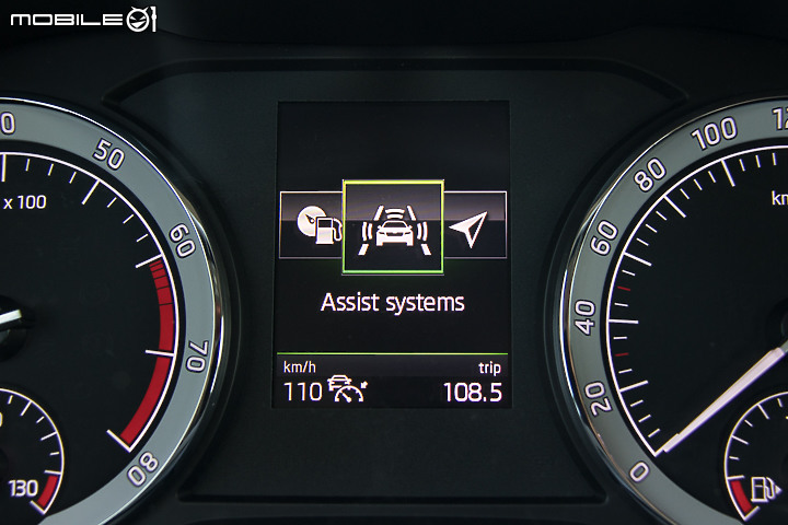 Skoda Karoq 台灣黑熊特仕版試駕｜有 Bear 來、C/P值更高的中堅休旅！