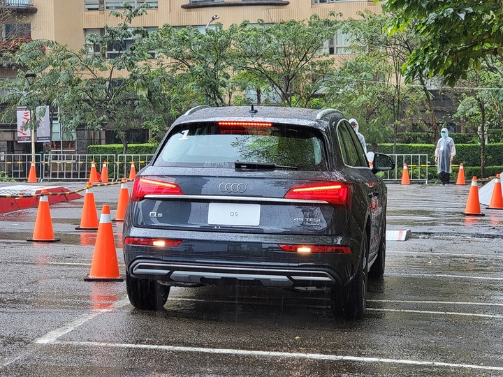 點我看大圖 Audi Q5小改款5色預賞 & 體驗活動分享(圖多)