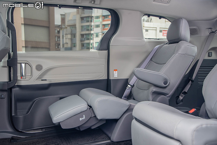 Toyota大改款Sienna鉑金版試駕|動感、舒適、智慧集於一身的超強MPV!
