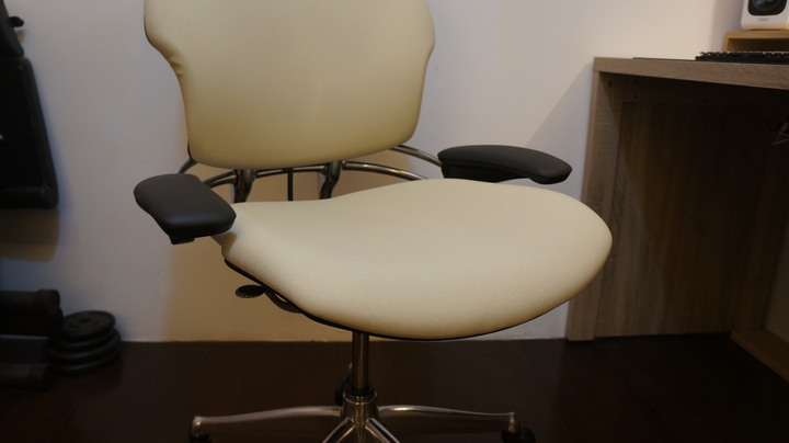 【Humanscale Freedom 人體工學椅開箱】不一樣的思路，簡單卻不簡單