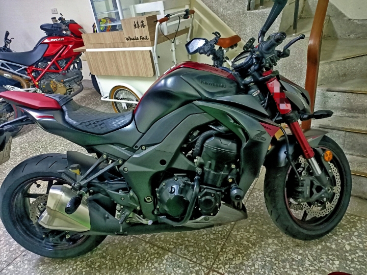 圓夢第一輛重機 KAWASKI Z1000