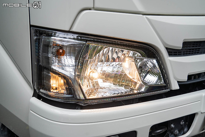 HINO 200 試駕|誰都能駕馭的輕鬆好開三噸半