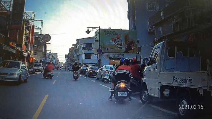 暫停並排停車不等於臨時並排停車？