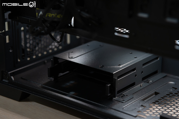 靜音性能兩者兼顧 ANTEC P10 FLUX