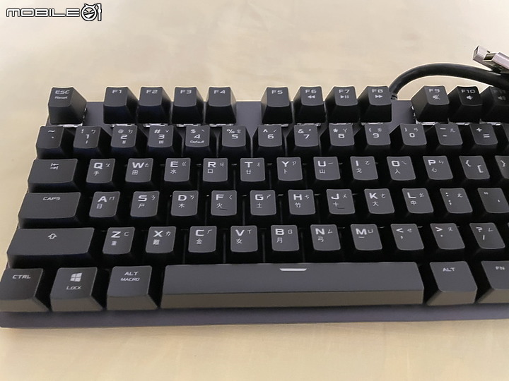 點我看大圖 中規中矩2000有找的青軸 TUF GAMING K3 開箱