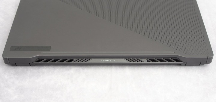 八核輕鬆帶著走 ASUS ROG Zephyrus G14 日蝕灰開箱