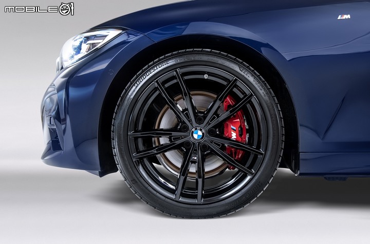 【國內新訊】BMW 330i/330i Touring夜型版限量上市,建議售價自289萬元起!