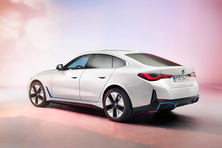 BMW iX / i4 登場