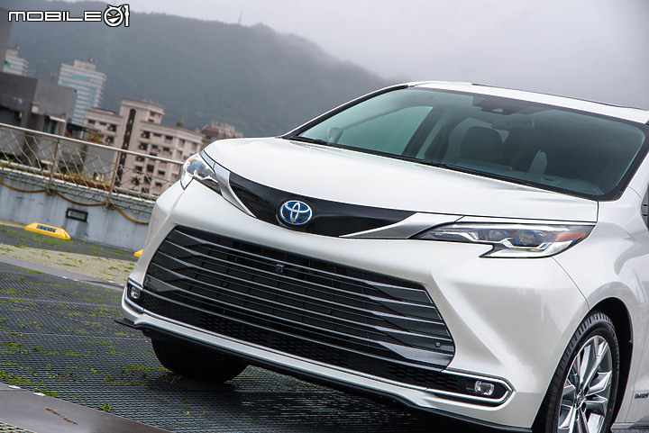 Toyota大改款Sienna鉑金版試駕|動感、舒適、智慧集於一身的超強MPV!