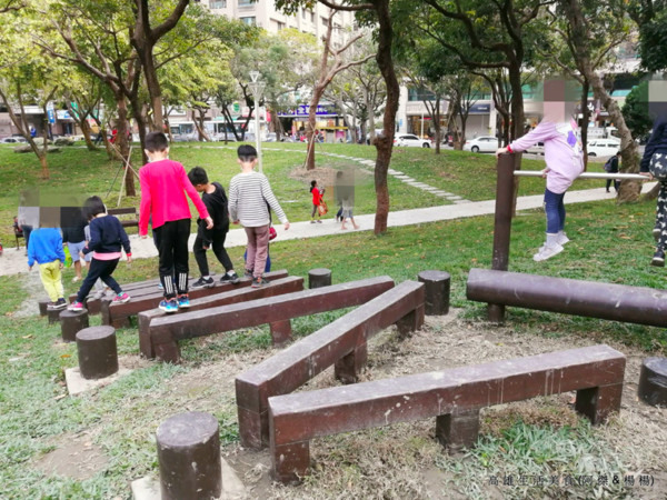 高雄最新特色公園！1.27公頃免費玩到爽巨大沙坑、攀爬隧道超刺激