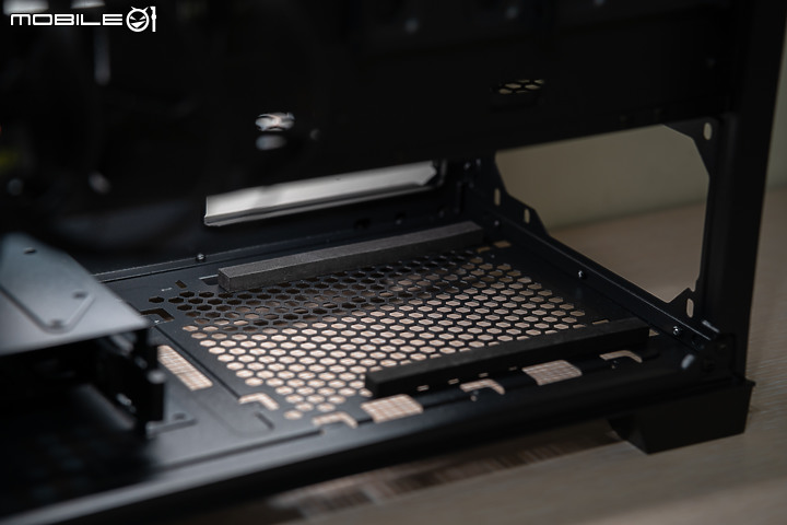 靜音性能兩者兼顧 ANTEC P10 FLUX