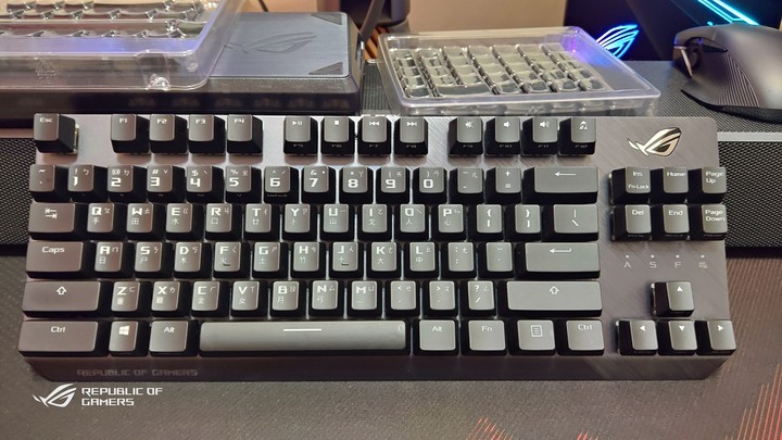 ROG PBT Keycap set鍵帽組(簡單開箱)
