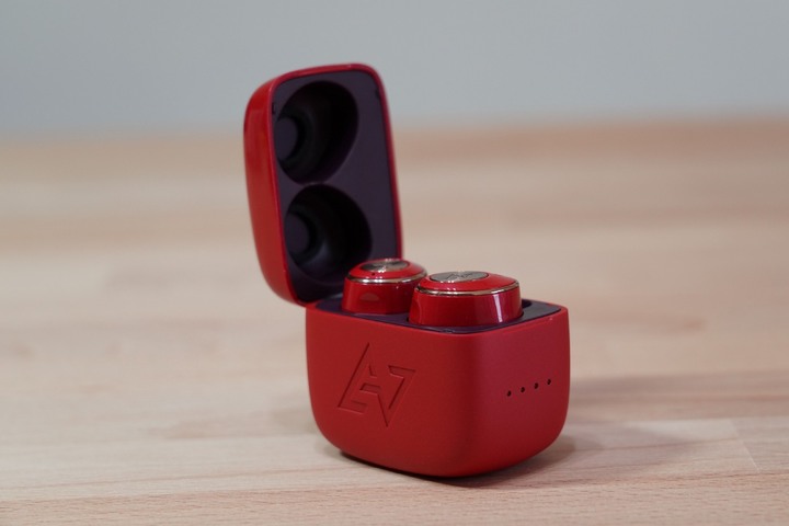 不唬爛！「語音」最好聽的降噪耳機沒有之一！AVIOT TE-D01m 開箱