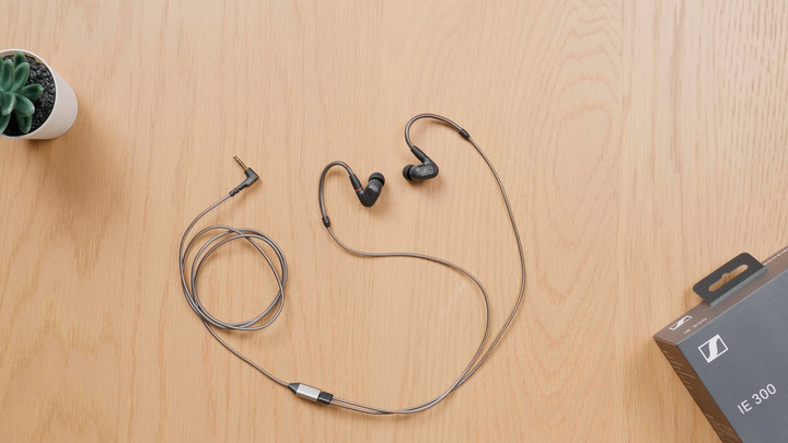 Sennheiser IE 300 萬元發燒耳機重溫老森海塞爾韻味 | 7mm 超寬廣音頻 XWB 單體