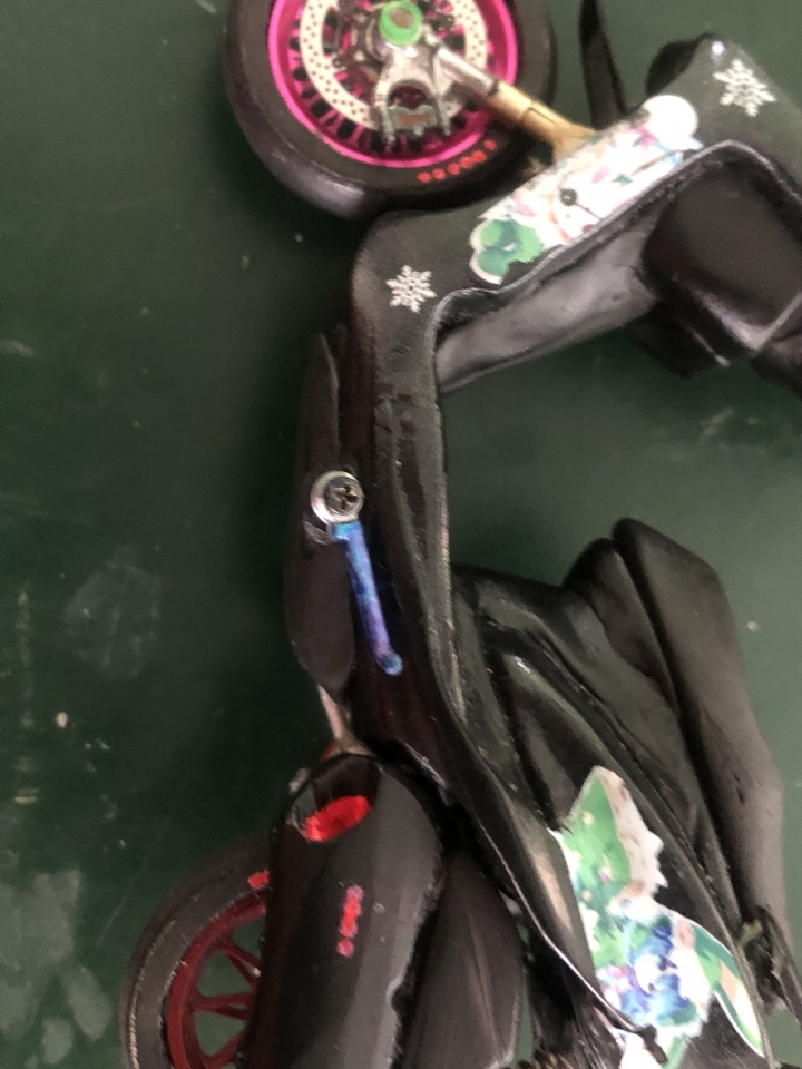 手捏機車 勁戰四代