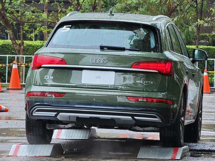 點我看大圖 Audi Q5小改款5色預賞 & 體驗活動分享(圖多)