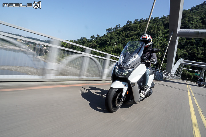 2021 SYM MAXSYM 400 試駕｜價格超值 滿配國產新秀