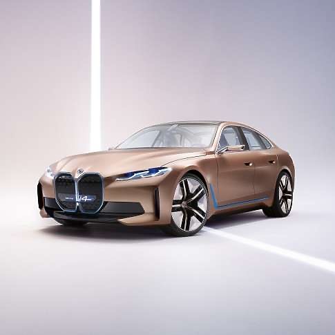 BMW iX / i4 登場