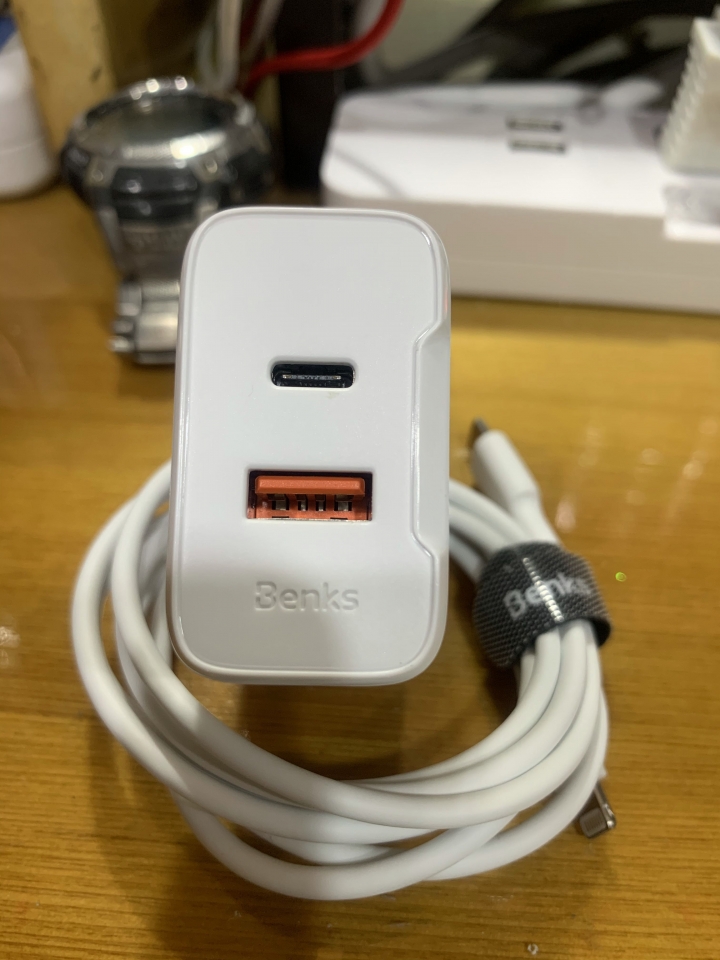 分享一下蘋果充電設備的開箱，Pd,vooc,magsafe,superdart