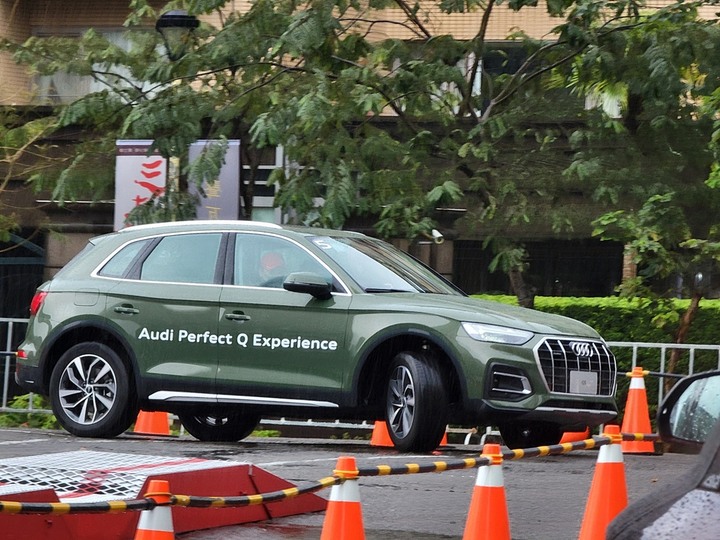 點我看大圖 Audi Q5小改款5色預賞 & 體驗活動分享(圖多)
