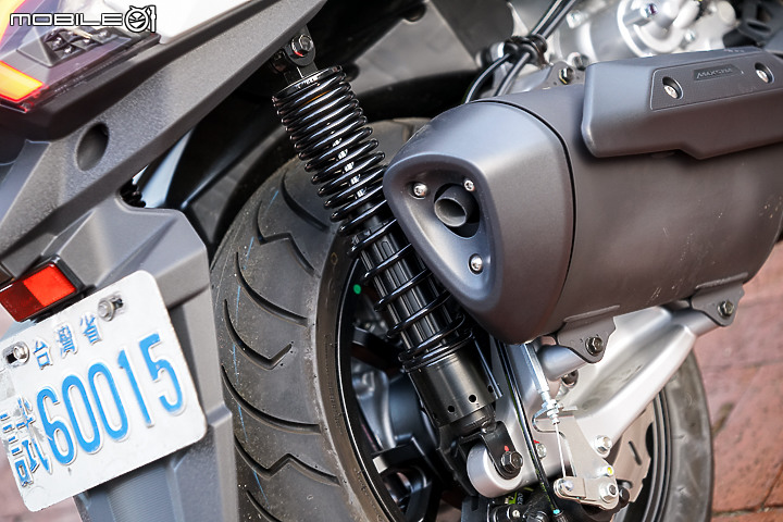 2021 SYM MAXSYM 400 試駕｜價格超值 滿配國產新秀