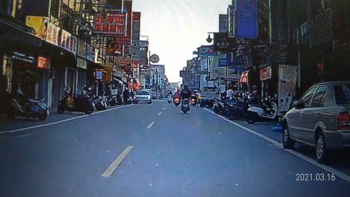 暫停並排停車不等於臨時並排停車？